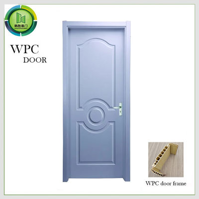 अच्छी कीमत पेंटिंग WPC दरवाजा टिकाऊ WPC फ्रेम नमी प्रतिरोध ध्वनिरोधी डिजाइन और अनुकूलन योग्य सतह उपचार के साथ आधुनिक आंतरिक दरवाजा ऑनलाइन